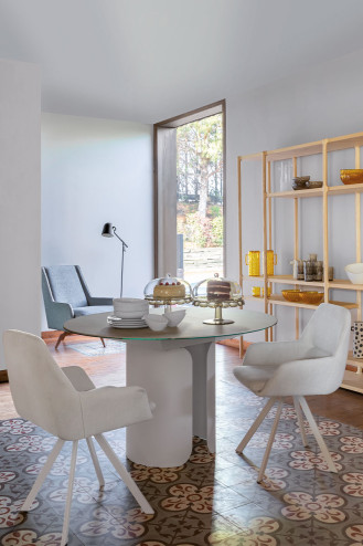 LÁMPARA DE PIE LAU NEGRO...