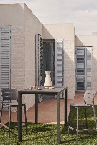 MESA ALTA DE EXTERIOR MAIA