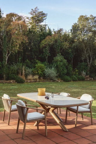 MESA DE EXTERIOR ISLANTILLA