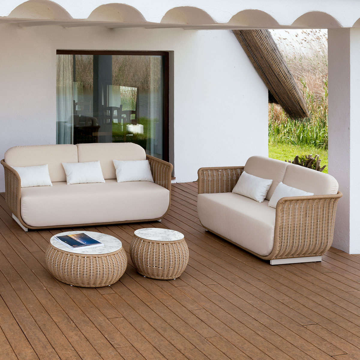sofas chill out de exterior fabricados en materiales resistentes