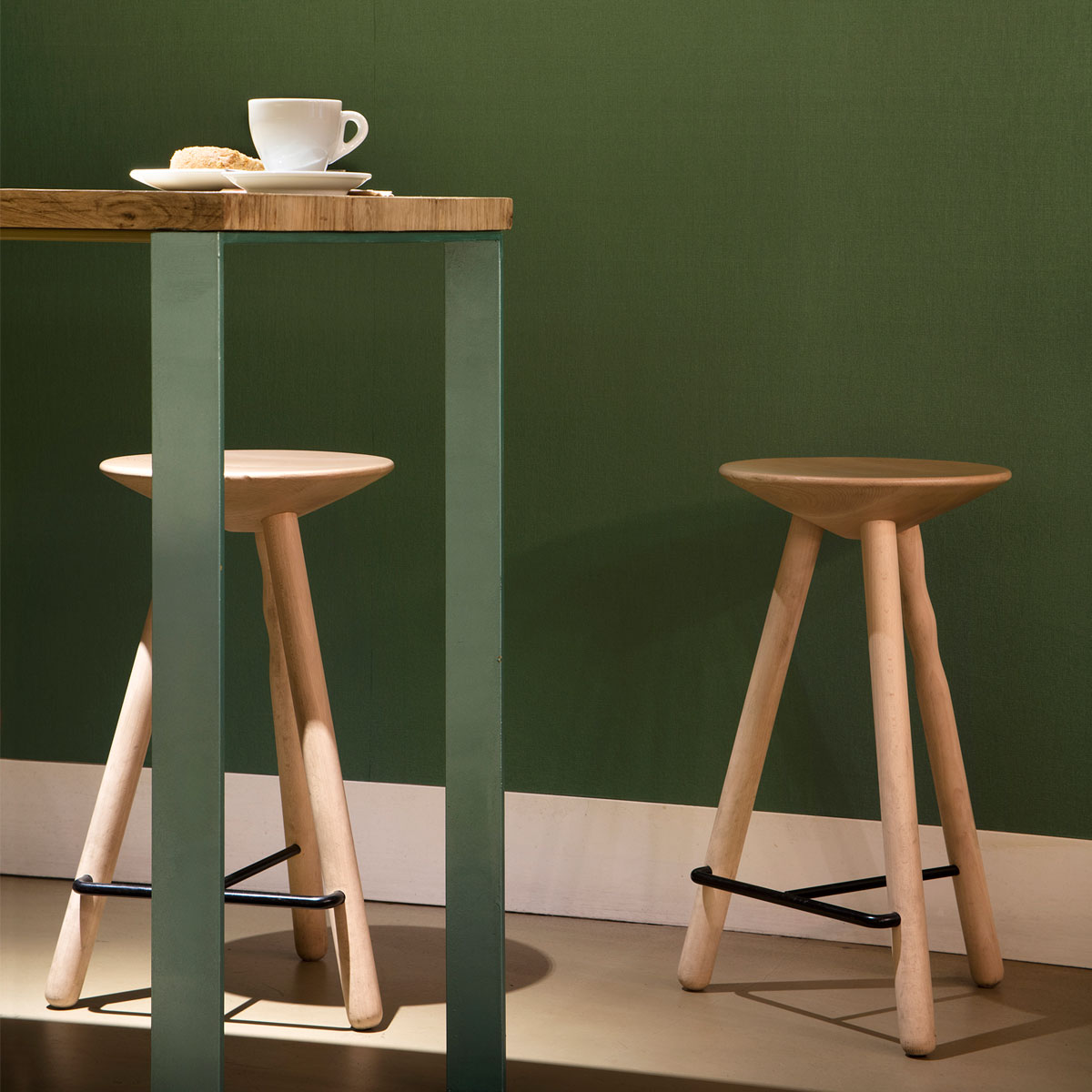 Taburetes de madera pequeños Taburetes de madera pequeños
